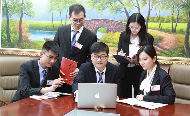 認(rèn)真商榷設(shè)計(jì)方案，為用戶提供更科學(xué)的投資方針