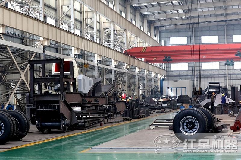 可流動的全自動錘式粉碎機車間生產(chǎn)，工匠精神，性能優(yōu)良