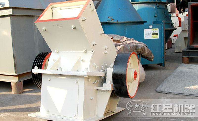 小型錘式破碎機，體積小，易移動