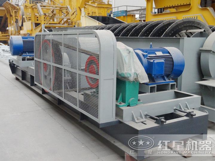 對(duì)輥式破碎機(jī)電機(jī)功率45*2KW，處理能力20-40t/h