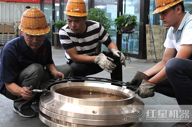 紅星圓錐破碎機有嚴(yán)格的技術(shù)、質(zhì)量控制