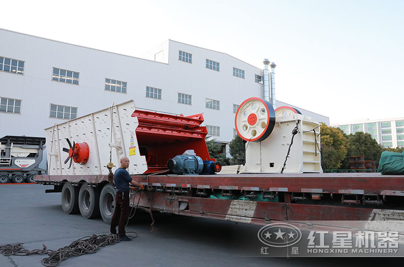 250x1000細(xì)顎破碎機(jī)裝車、發(fā)貨